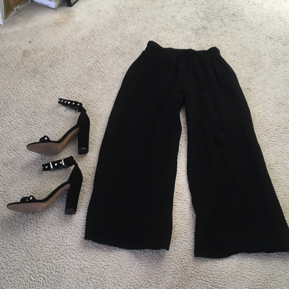 FINAL TOUCH/BLACK-WIDE LEG GOUCHO ANKLE PANTS